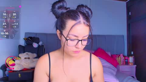 Snapshot of layla_nicols chatting on 01.20.25 Layla online show from 01.20.25