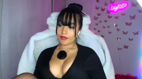 Snapshot of layla_nicols chatting on 10.17.25 Layla online show from 10.17.25
