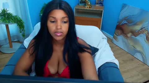 Layla online show from 07.29.26
