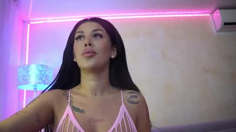 laylacruz online show from 02.18.26