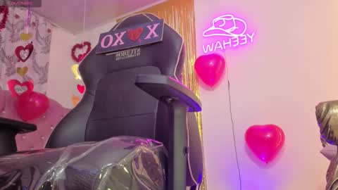 Snapshot of laylafoxy_tay chatting on 02.15.26 laylafoxy_tay online show from 02.15.26