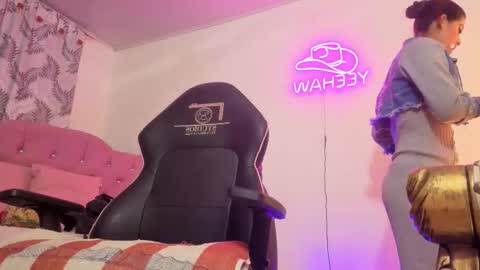 Snapshot of laylafoxy_tay chatting on 03.13.26 laylafoxy_tay online show from 03.13.26