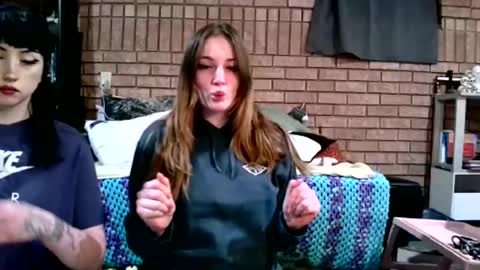 Snapshot of laylakills chatting on 12.20.24 Layla Kills online show from 12.20.24