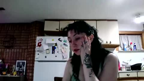 Snapshot of laylakills chatting on 10.25.25 Layla Kills online show from 10.25.25