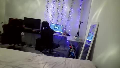 Layla online show from 02.05.26