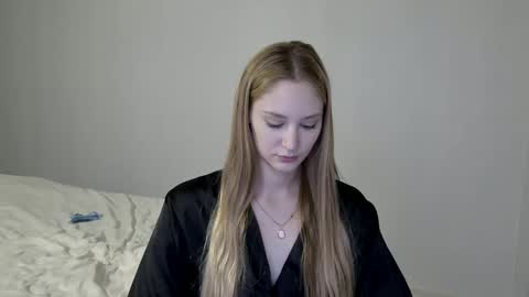 Snapshot of laylapretty001 chatting on 12.04.24 LaylaPretty001 online show from 12.04.24