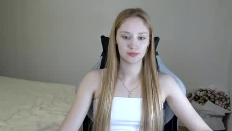 Snapshot of laylapretty001 chatting on 02.19.25 LaylaPretty001 online show from 02.19.25