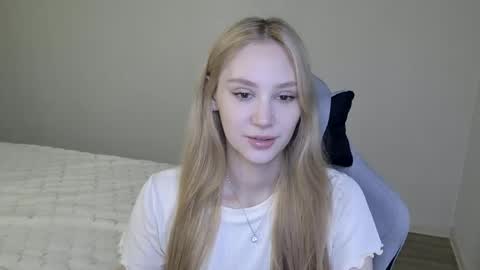 LaylaPretty001 online show from 11.08.25