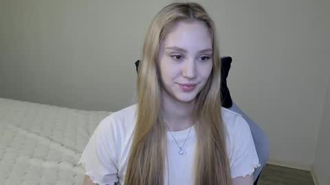 LaylaPretty001 online show from 11.12.25