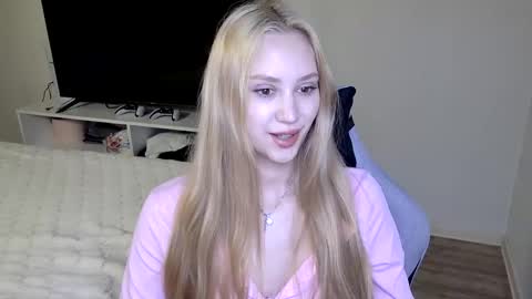 LaylaPretty001 online show from 06.04.26