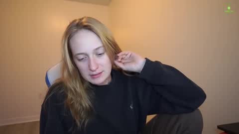 Layla Universe online show from 11.19.25