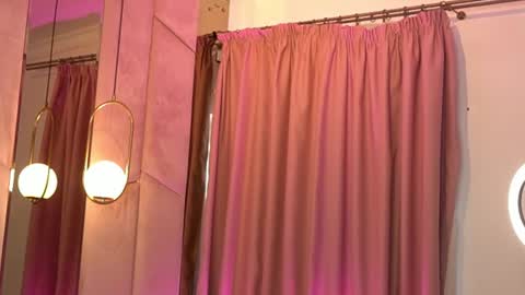 Layla online show from 06.26.26