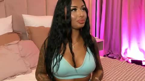 Layla online show from 07.20.26