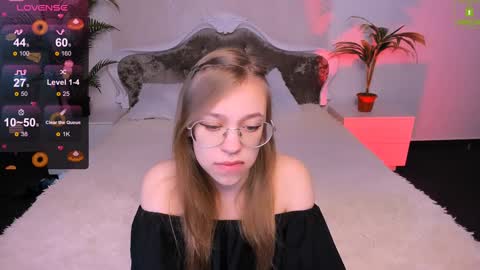 layriantavee online show from 01.15.25