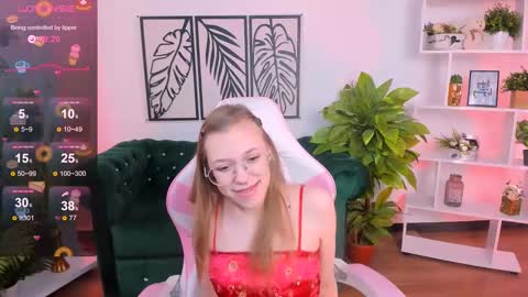 layriantavee online show from 02.22.25