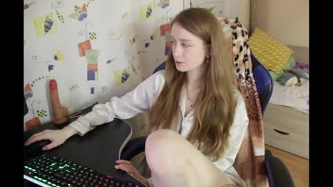 Snapshot of lazy_dazzy chatting on 03.01.25 lazy_dazzy online show from 03.01.25