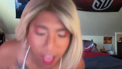 Snapshot of lbffemme chatting on 09.12.25 lbffemme online show from 09.12.25