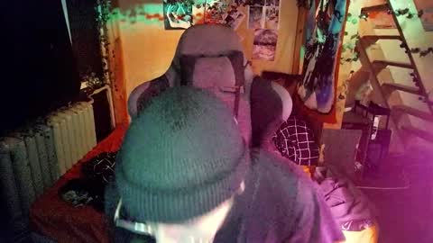 Snapshot of lblcblxep chatting on 10.19.25 Tora online show from 10.19.25