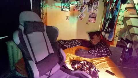 Snapshot of lblcblxep chatting on 10.21.25 Tora online show from 10.21.25