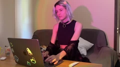 Lea Elfie online show from 08.05.26