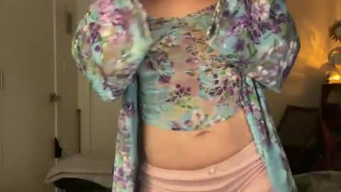 Snapshot of leahsparkles chatting on 02.17.26 Leah Sparkles online show from 02.17.26