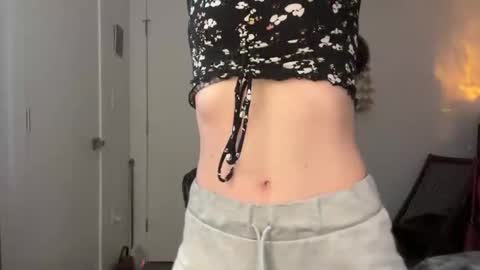 Snapshot of leahsparkles chatting on 02.18.26 Leah Sparkles online show from 02.18.26