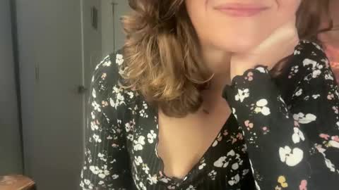 Snapshot of leahsparkles chatting on 03.16.26 Leah Sparkles online show from 03.16.26