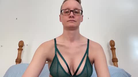 Lee online show from 02.24.25