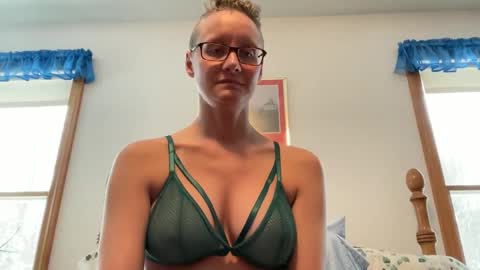 Lee online show from 12.04.25