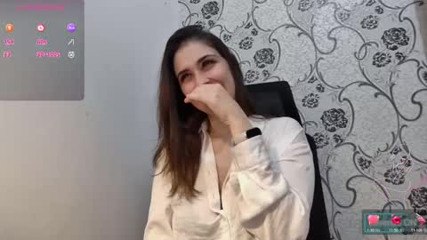 Snapshot of leahwoods chatting on 02.04.25 leahwoods online show from 02.04.25
