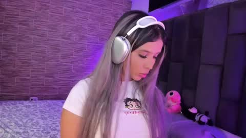 Maria Leandra  Lopeira online show from 11.07.25