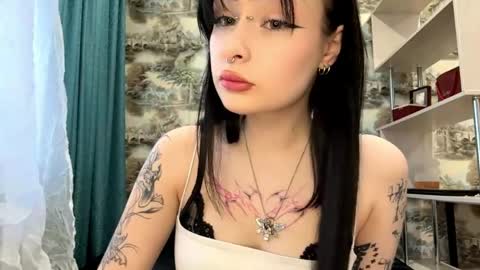 Kiki online show from 04.19.26
