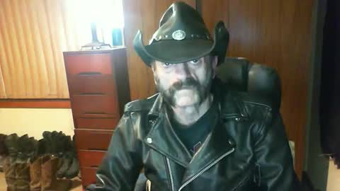leathergreaser online show from 06.01.26