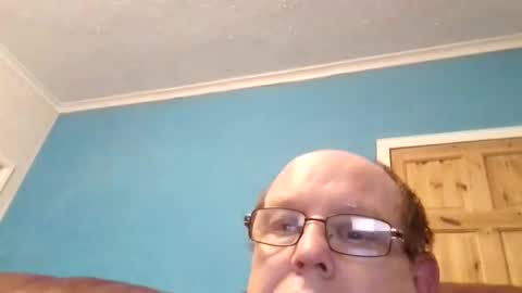 Snapshot of leatherpants68 chatting on 04.15.26 leatherpants68 online show from 04.15.26