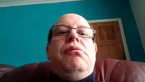 Snapshot of leatherpants68 chatting on 04.17.26 leatherpants68 online show from 04.17.26