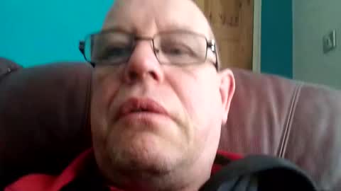 Snapshot of leatherpants68 chatting on 04.30.26 leatherpants68 online show from 04.30.26