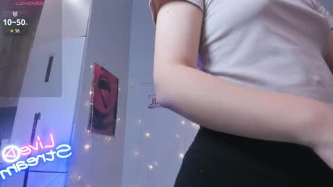 Lee Haeun online show from 02.14.26