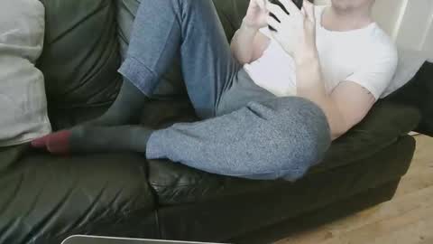 Snapshot of legacy2022 chatting on 04.04.26 UK lover online show from 04.04.26