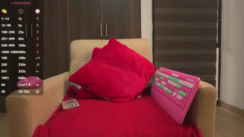 Snapshot of leiaah__ chatting on 10.30.25 Leah online show from 10.30.25