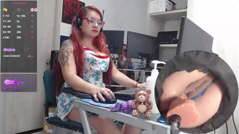 LeidyDi223 online show from 11.24.25