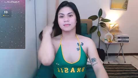 Snapshot of leighcortesi chatting on 06.25.26 Cailey online show from 06.25.26