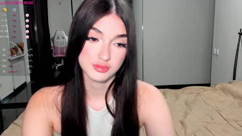 Snapshot of leila_4ever chatting on 12.05.24 Leila online show from 12.05.24