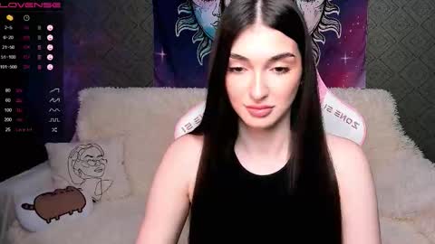 Snapshot of leila_4ever chatting on 09.22.25 Leila online show from 09.22.25