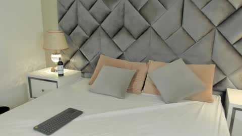 Leizathompson online show from 09.09.25