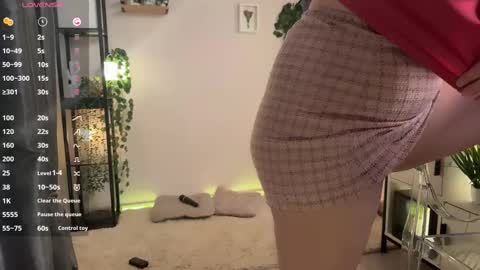 Lela online show from 02.21.25