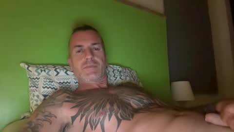 Snapshot of lelehot1 chatting on 02.18.26 lelehot1 online show from 02.18.26