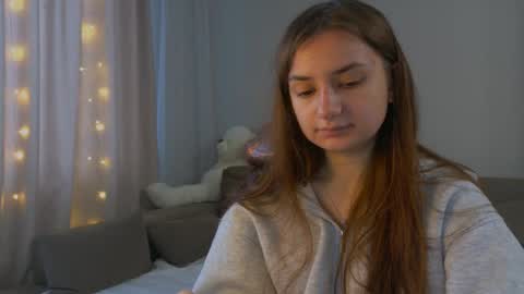 Lelia online show from 05.12.26