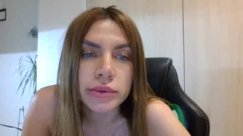 Snapshot of lena6122000 chatting on 06.17.26 lena6122000 online show from 06.17.26