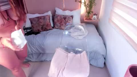 Lena Paul online show from 02.17.26