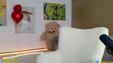 Snapshot of lenna_godess chatting on 02.18.25 Lenna Goddess online show from 02.18.25